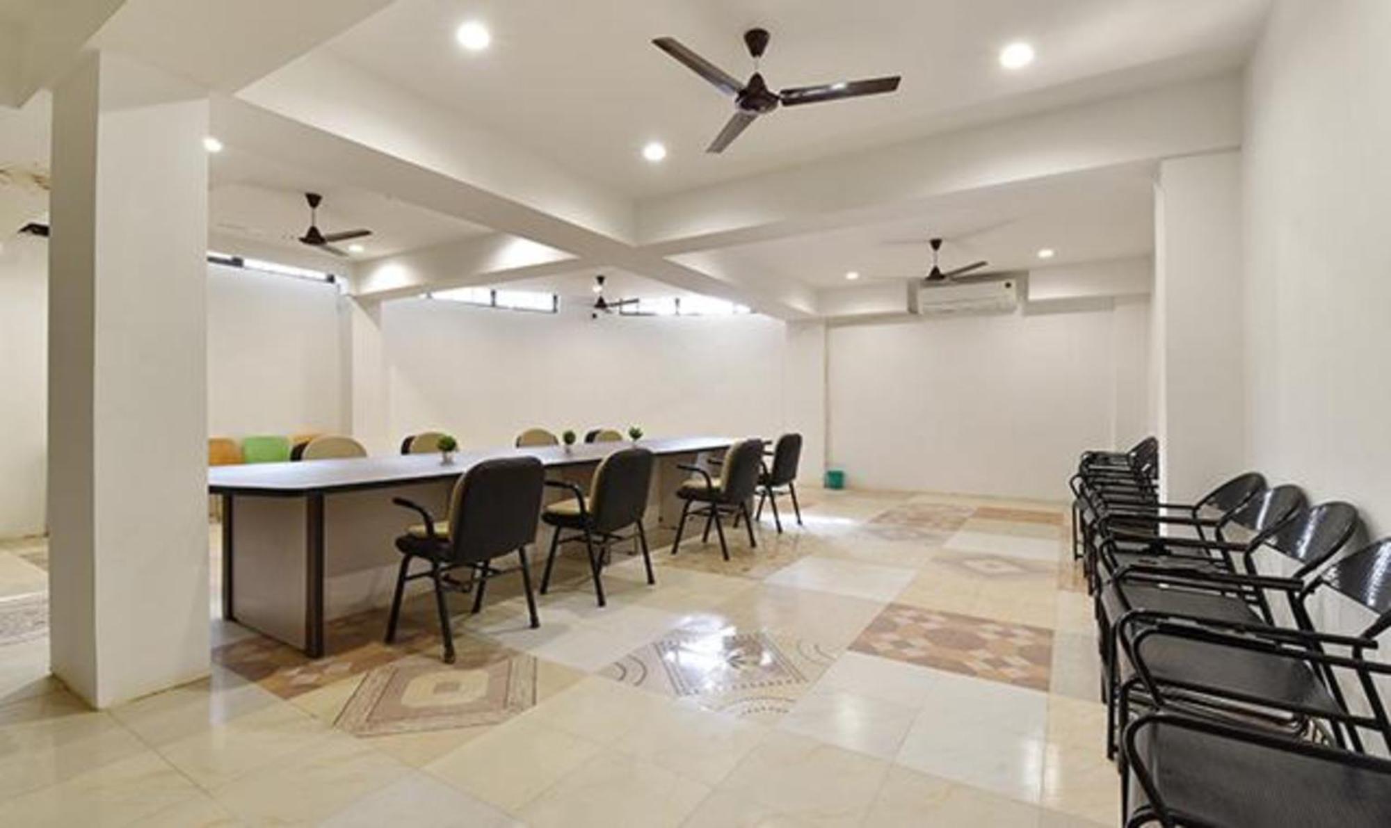Fabhotel Siddharth Corporate - Vavol, Gandhinagar Zewnętrze zdjęcie