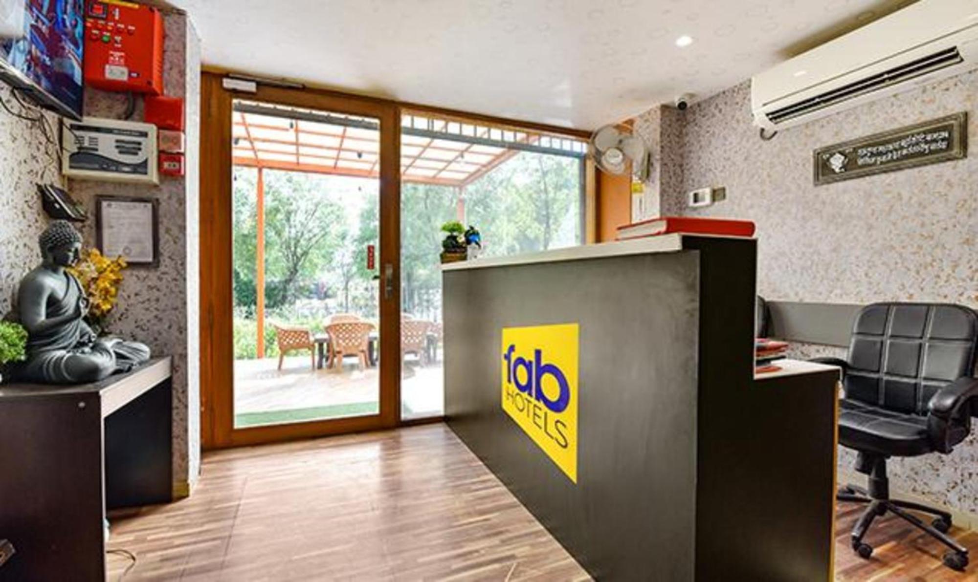 Fabhotel Siddharth Corporate - Vavol, Gandhinagar Zewnętrze zdjęcie