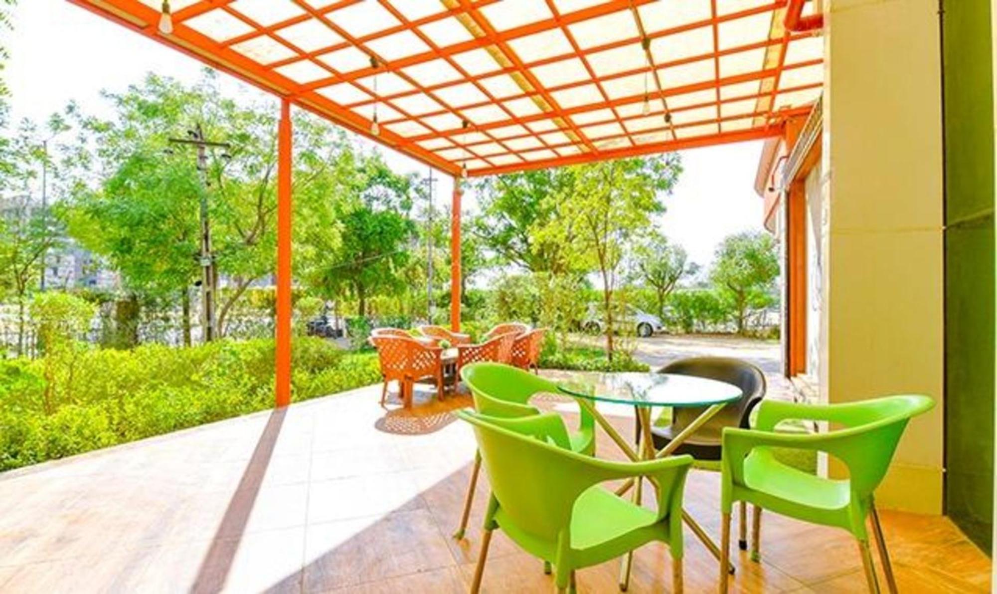 Fabhotel Siddharth Corporate - Vavol, Gandhinagar Zewnętrze zdjęcie