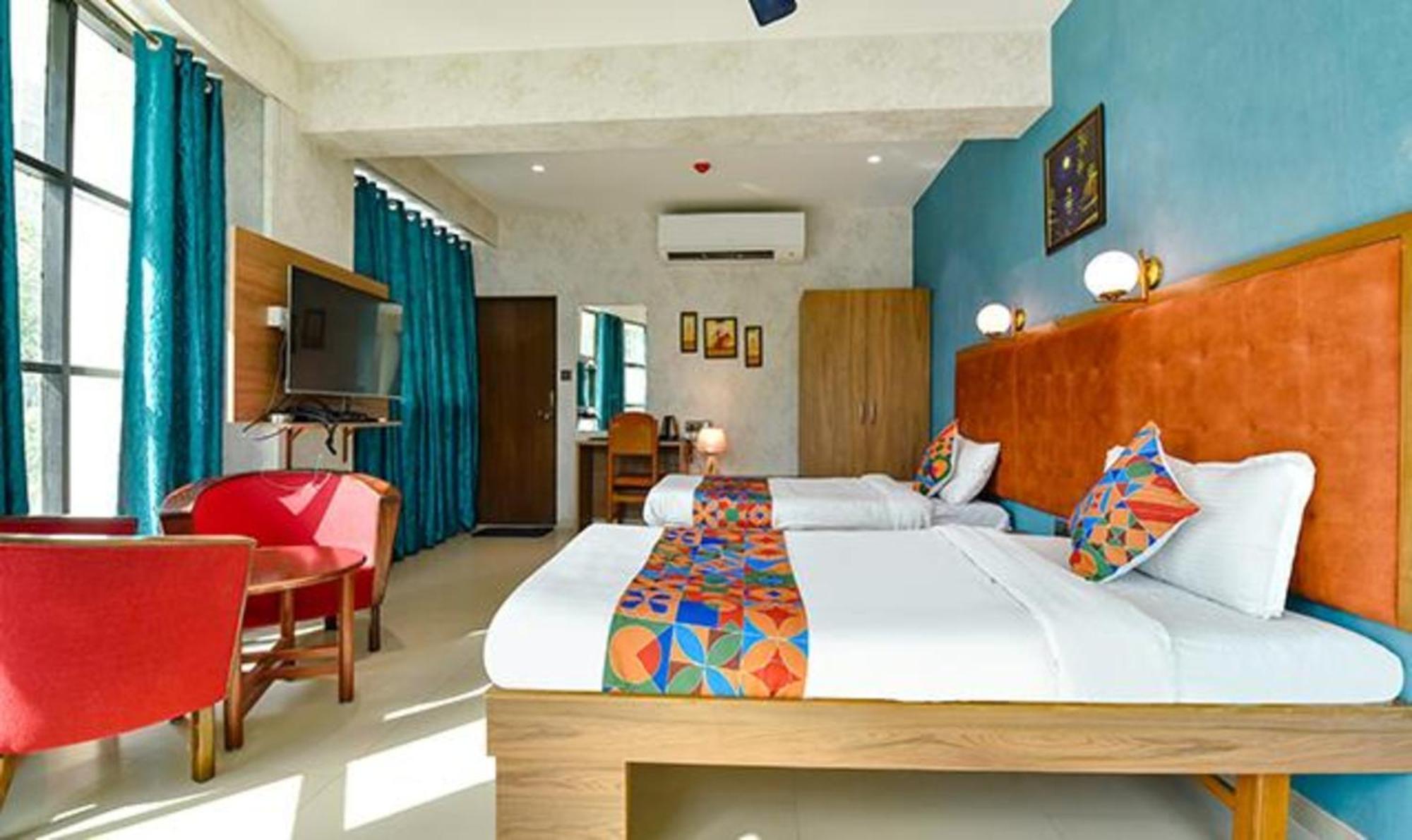 Fabhotel Siddharth Corporate - Vavol, Gandhinagar Zewnętrze zdjęcie